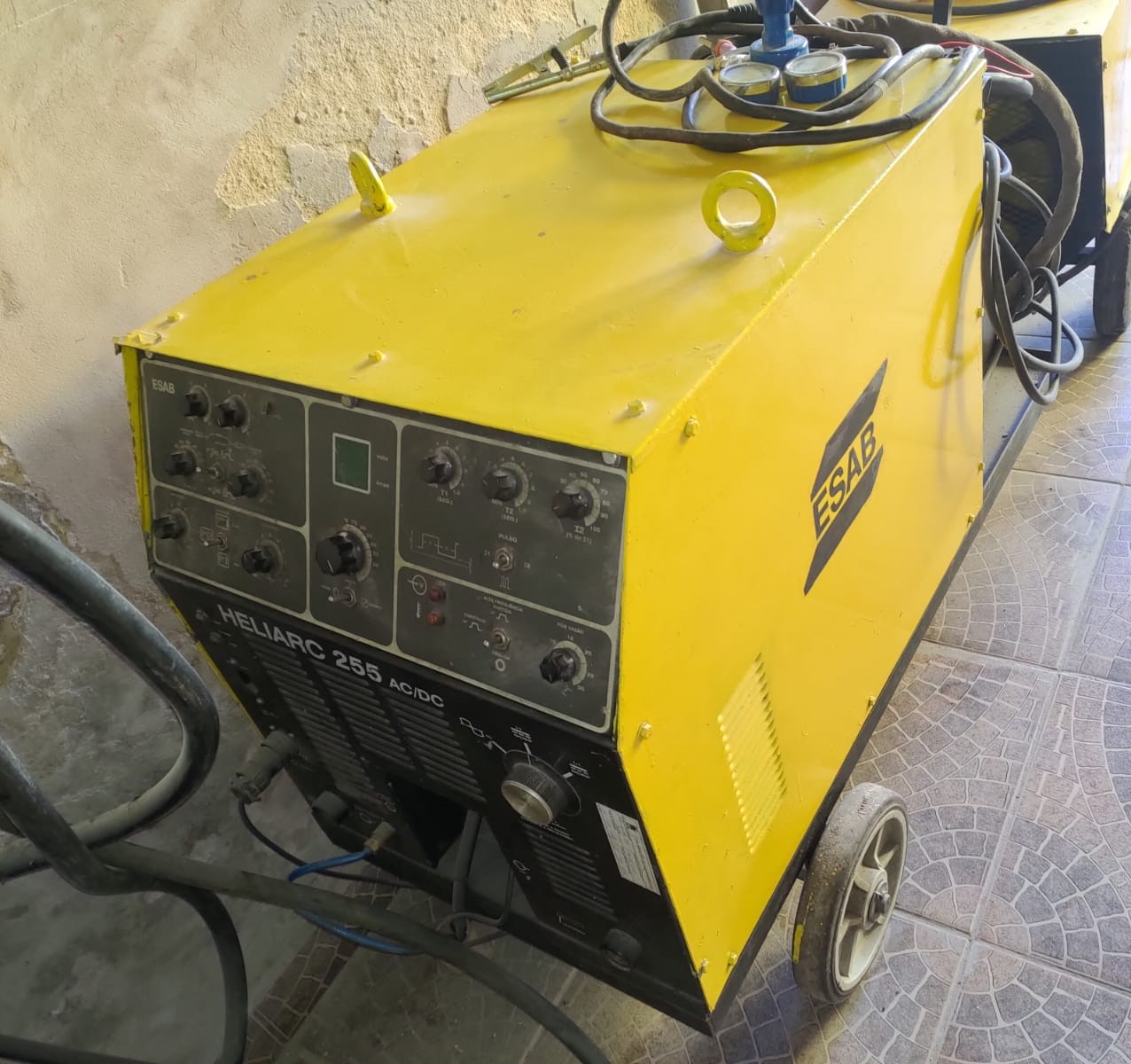 TIG Heliarc 255 Esab AC/DC Refrigerada